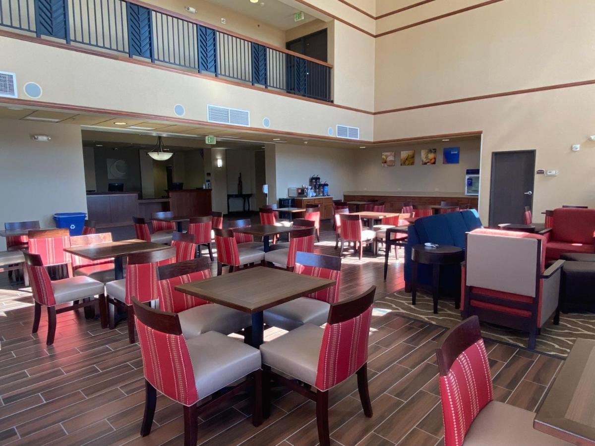 Comfort Inn & Suites Goodland Exteriör bild